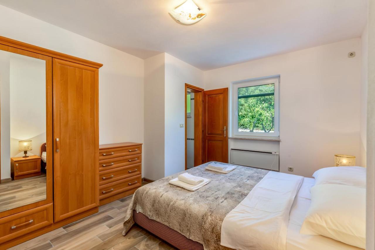 Villa Rea Brseč Exteriör bild
